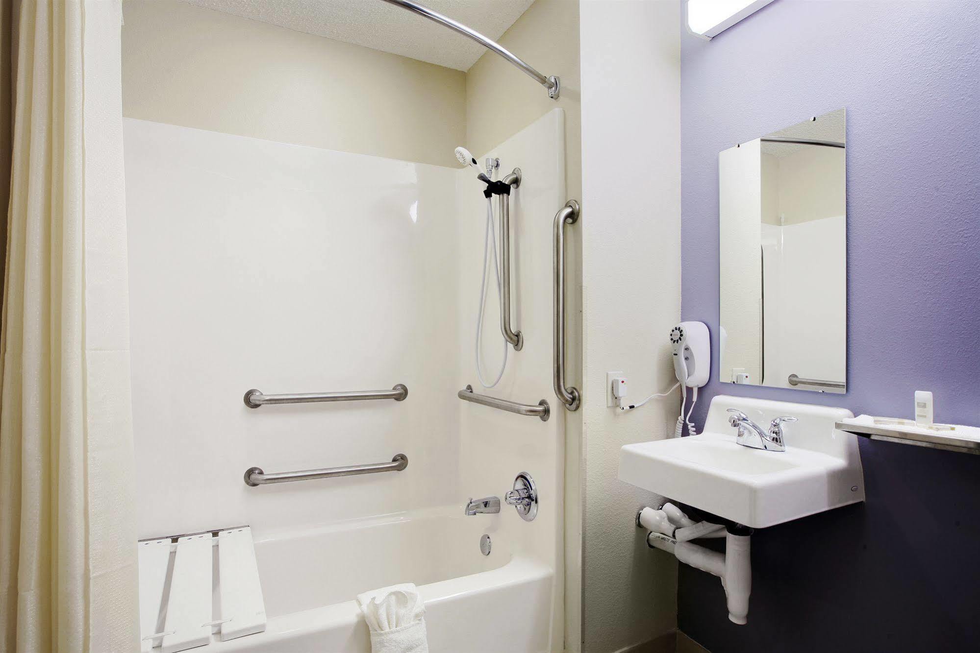 Hometown Inn & Suites Jacksonville Butler Blvd./Southpoint Zimmer foto