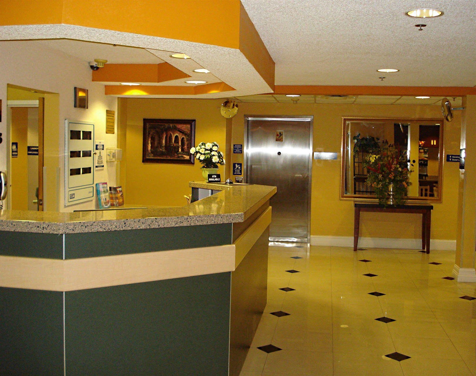 Hometown Inn & Suites Jacksonville Butler Blvd./Southpoint Exterior foto