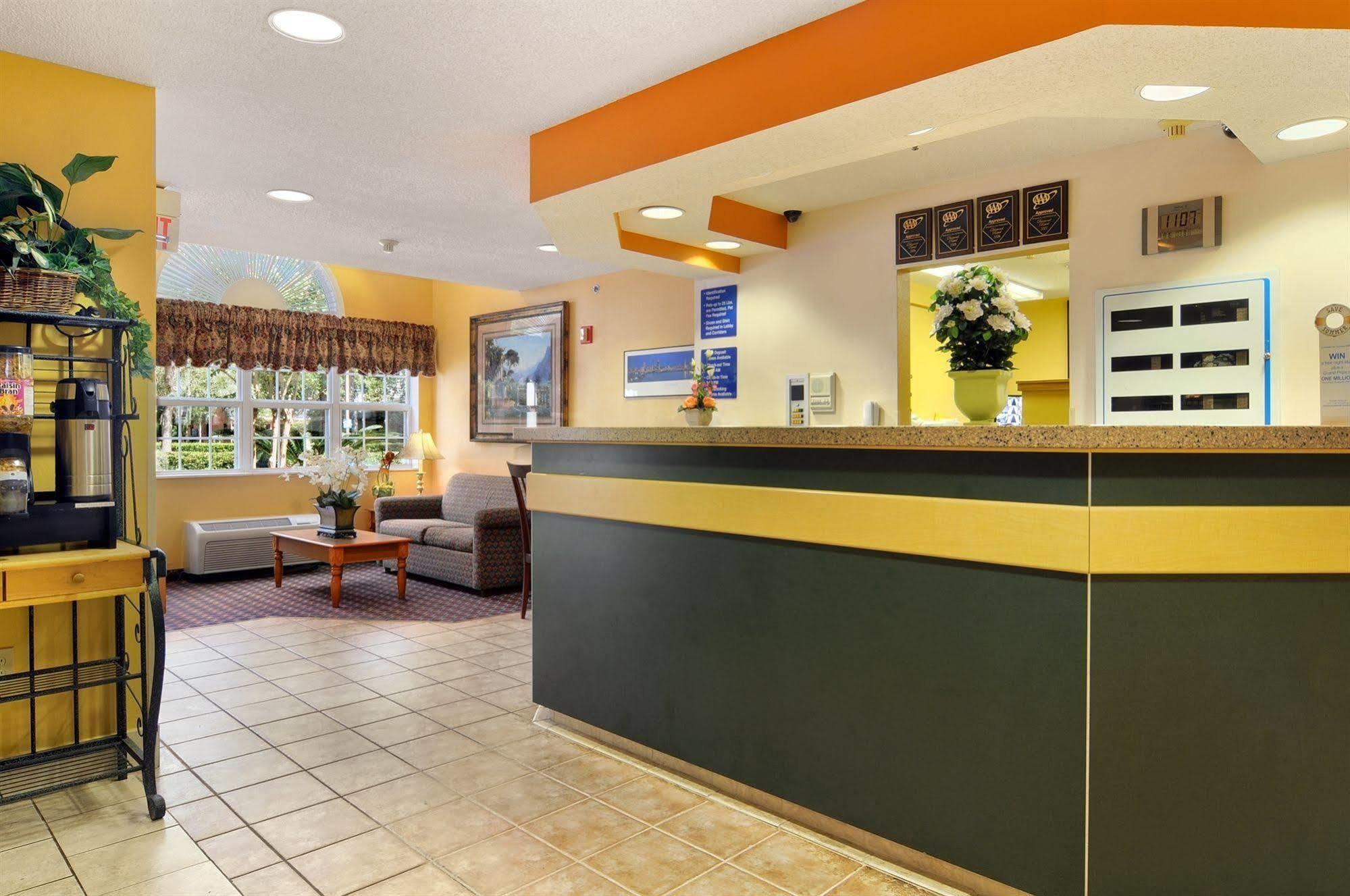 Hometown Inn & Suites Jacksonville Butler Blvd./Southpoint Interior foto